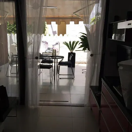 Puerto Banus Leo ماربيا